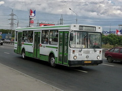 Автобус на Боровском шоссе у Мосмарта